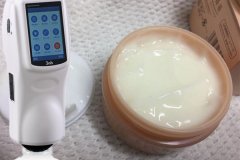 色差儀監控面霜的顏色